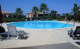 Casa Vacanze Libeccio - Villetta Con Giardino E Piscina Condominiale